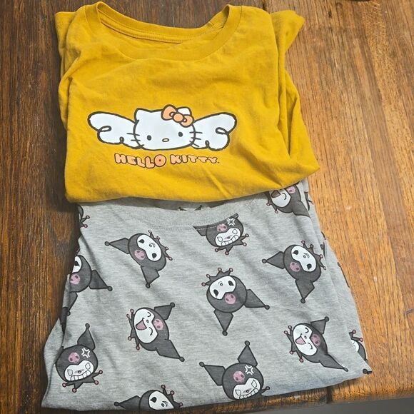 Two tshirts size small hello kitty and Sanrio - Picture 1 of 9